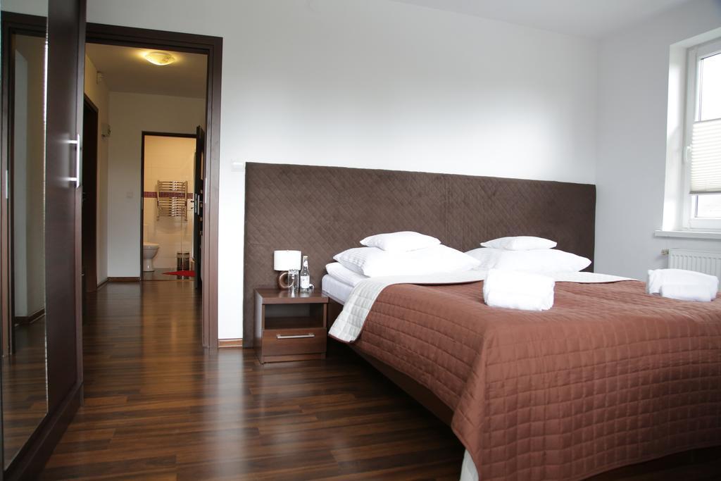 Noclegi Prestige โนวิซอนช์ ภายนอก รูปภาพ